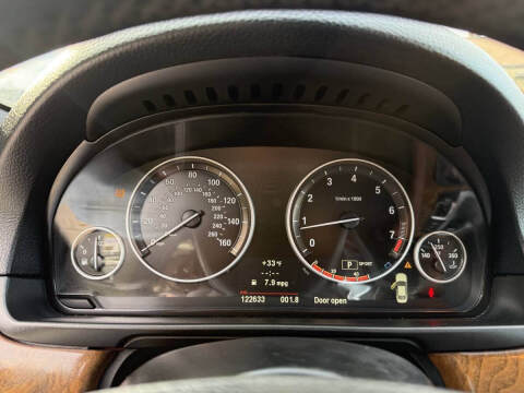 2012 BMW 5 Series 550i xDrive