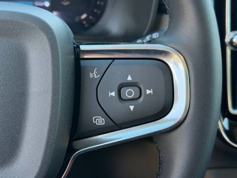 2026 Volvo XC40 B5 Core