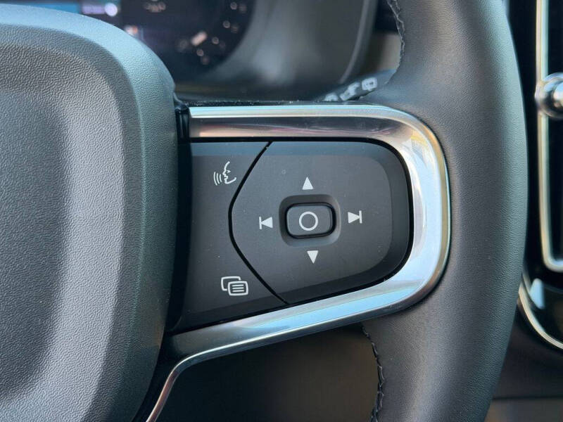 2026 Volvo XC40 B5 Core