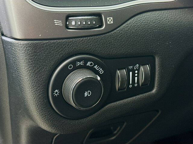 2022 Jeep Cherokee Latitude Lux