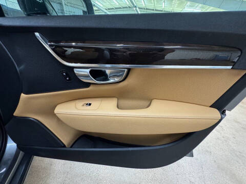 2018 Volvo S90 T5 Momentum