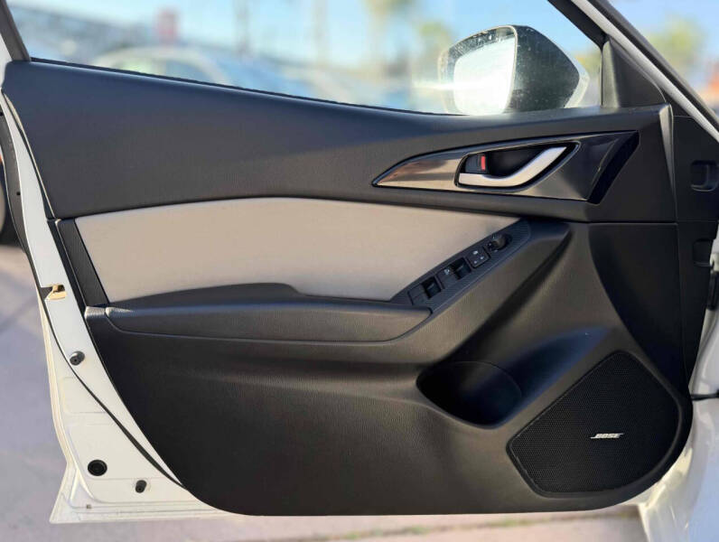 2016 Mazda MAZDA3 i Touring