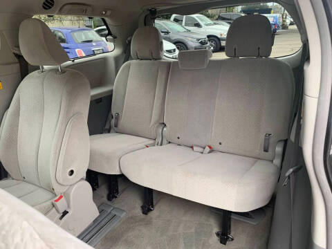 2011 Toyota Sienna