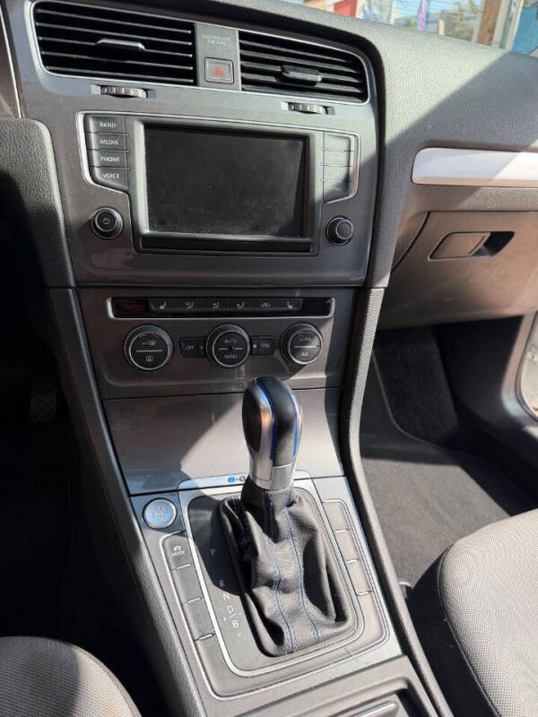 2016 Volkswagen e-Golf SE
