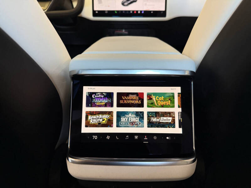 2022 Tesla Model S Plaid