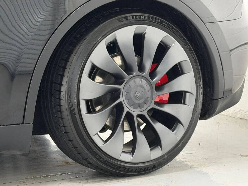 2023 Tesla Model Y Performance