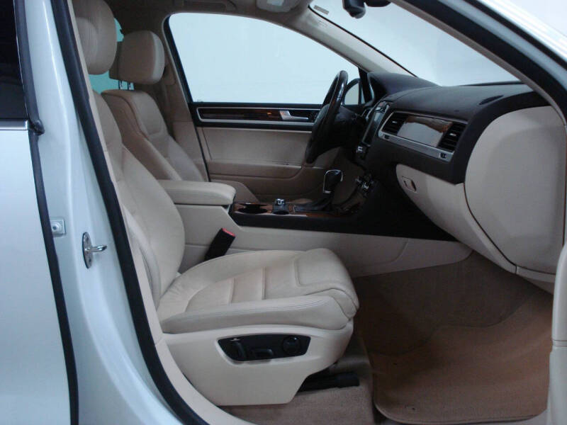 2013 Volkswagen Touareg TDI Sport