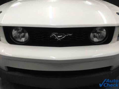 2005 Ford Mustang GT Deluxe