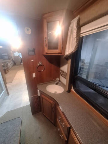 2004 Fleetwood RV Discovery 39S