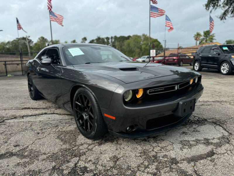 2015 Dodge Challenger SXT photo 30