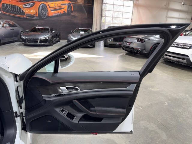 2015 Porsche Panamera GTS