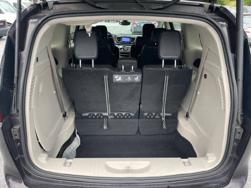 2017 Chrysler Pacifica Touring-L