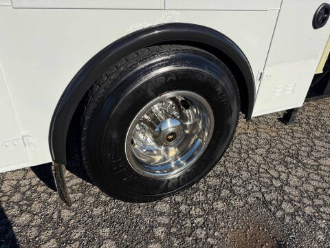 2012 Freightliner M2 106