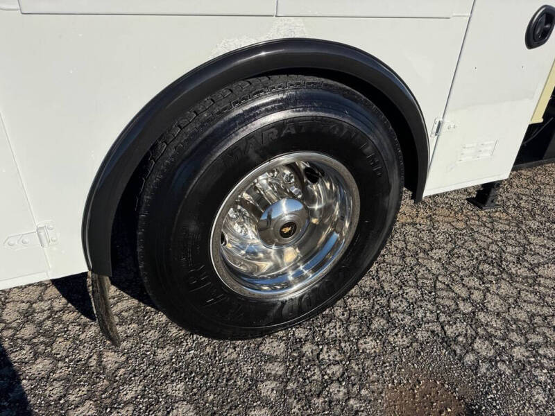 2012 Freightliner M2 106