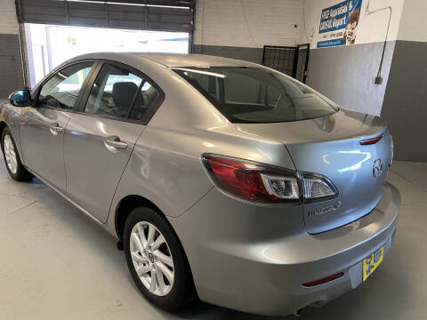 2013 Mazda MAZDA3 i Touring