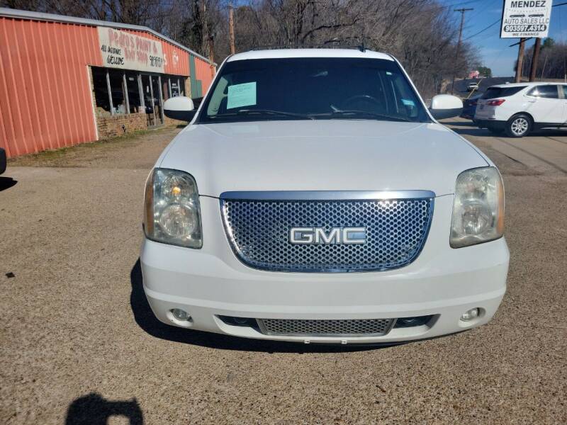 2007 GMC Yukon for sale at MENDEZ AUTO SALES in Tyler TX