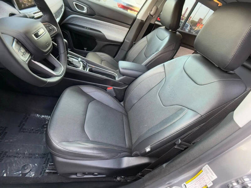 2022 Jeep Compass Latitude Lux