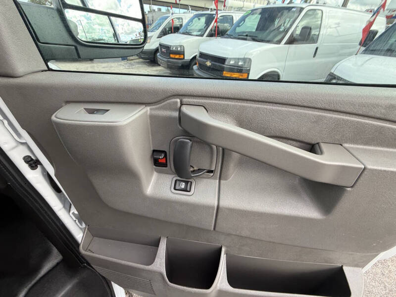 2022 GMC Savana 2500