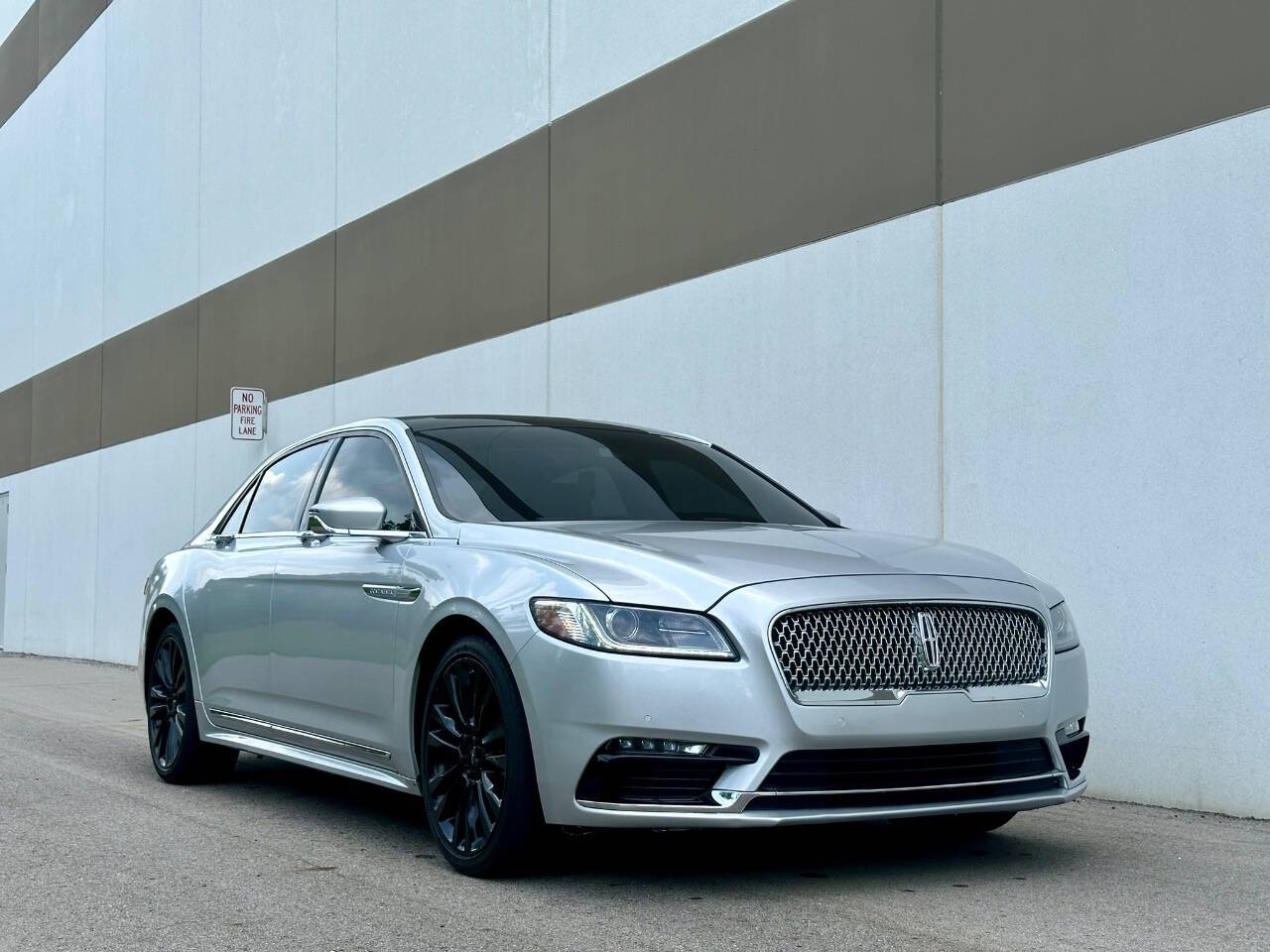 2018 Lincoln Continental for sale at Phoenix Motor Co in Romulus, MI