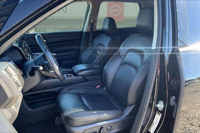 2023 Nissan Pathfinder SL