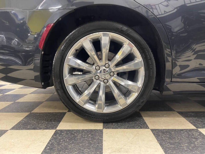 2017 Chrysler 300 C