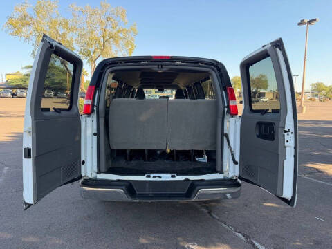 2025 Chevrolet Express LT 3500