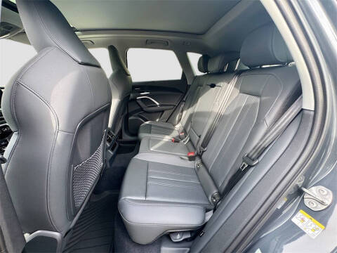 2025 Audi Q5 quattro Premium Plus TFSI