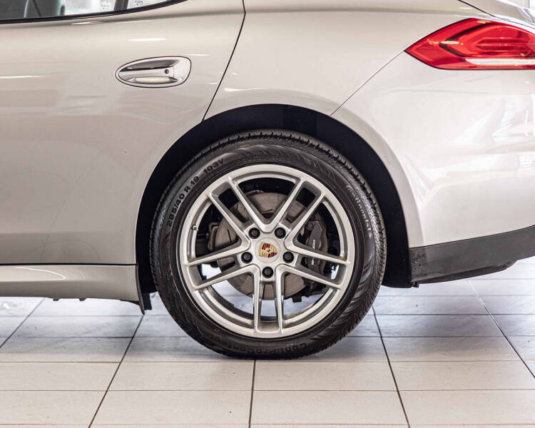 2016 Porsche Panamera 4 Edition