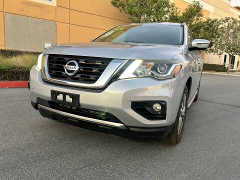 2017 Nissan Pathfinder SV