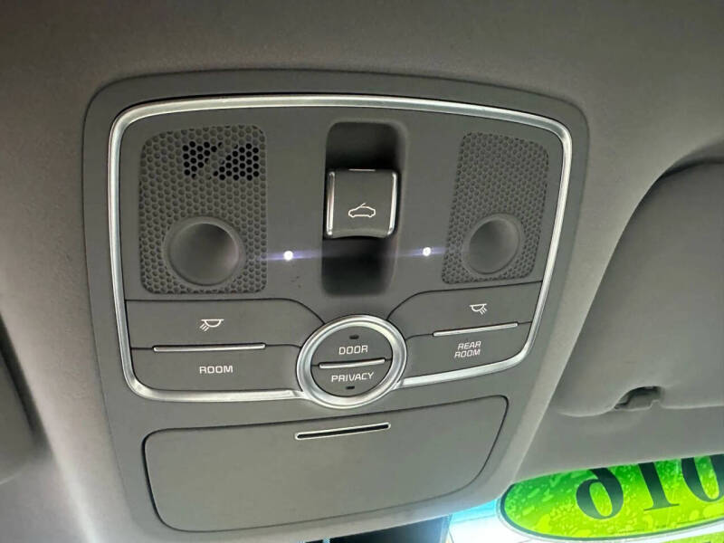 2016 Kia K900 Luxury V8