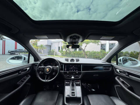 2023 Porsche Macan T