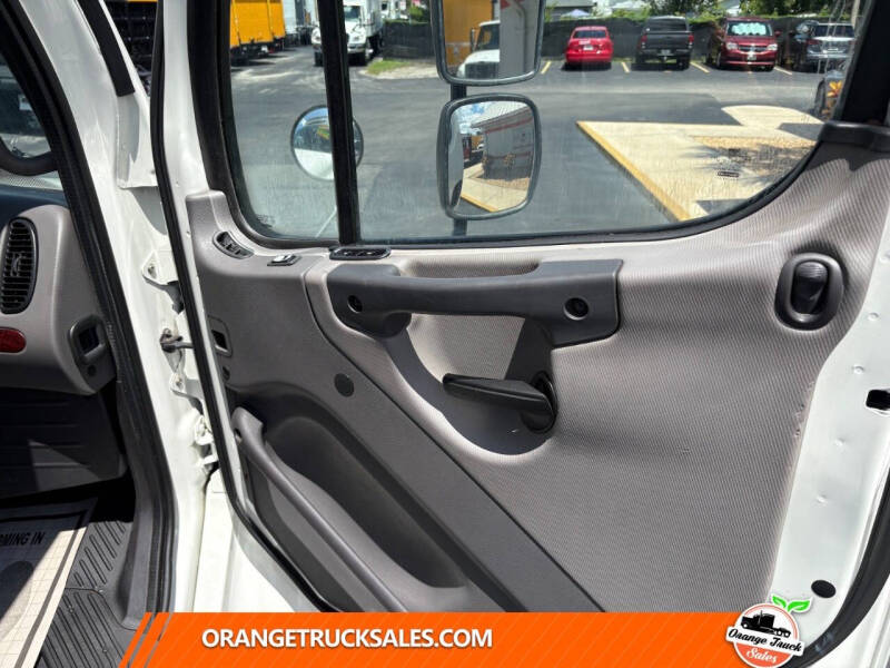 2018 Freightliner M2 106