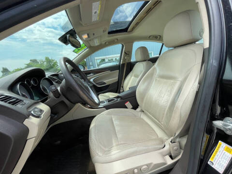 2013 Buick Regal Premium 1