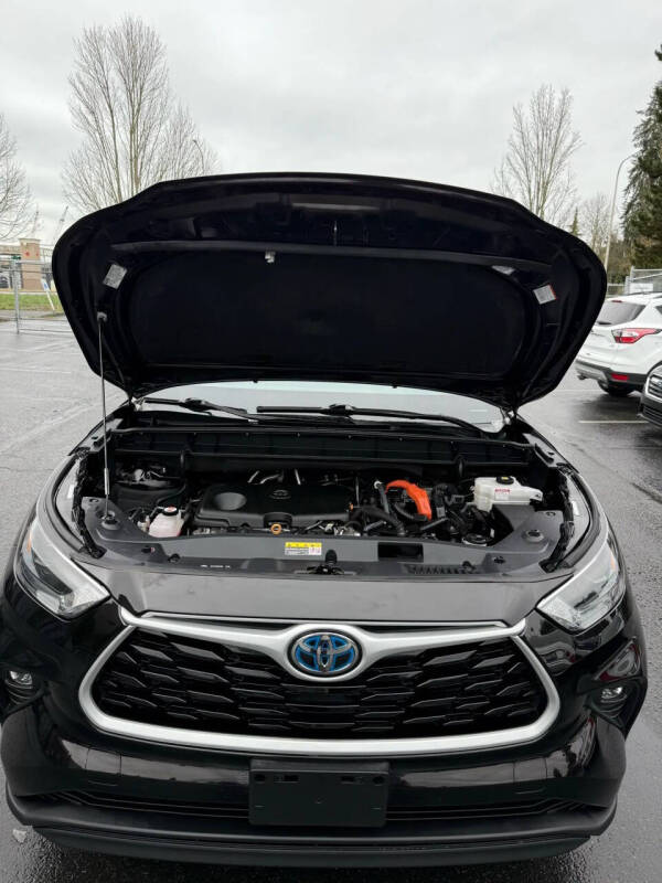 2022 Toyota Highlander Hybrid XLE