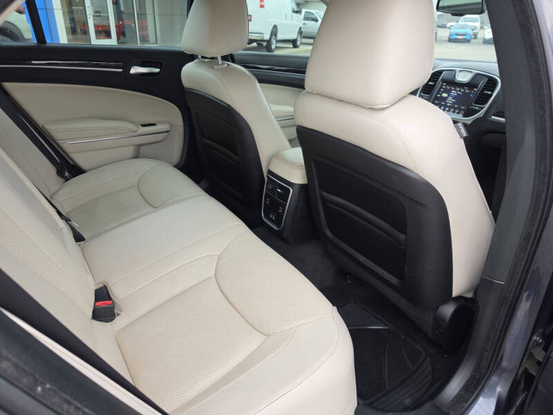 2018 Chrysler 300 Limited