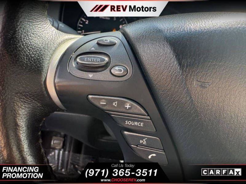 2020 Nissan Pathfinder SV