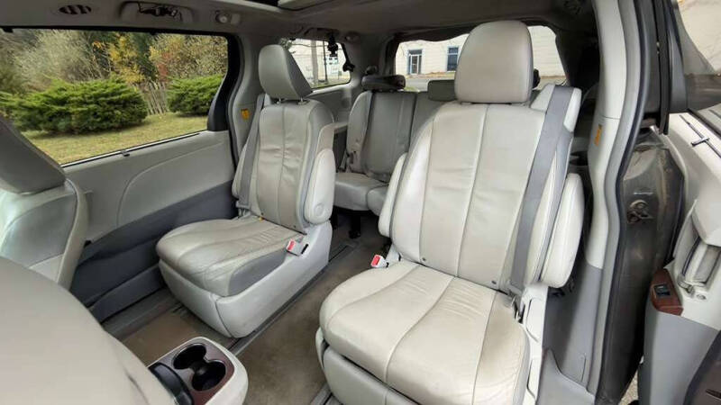 2013 Toyota Sienna Limited 7-Passenger