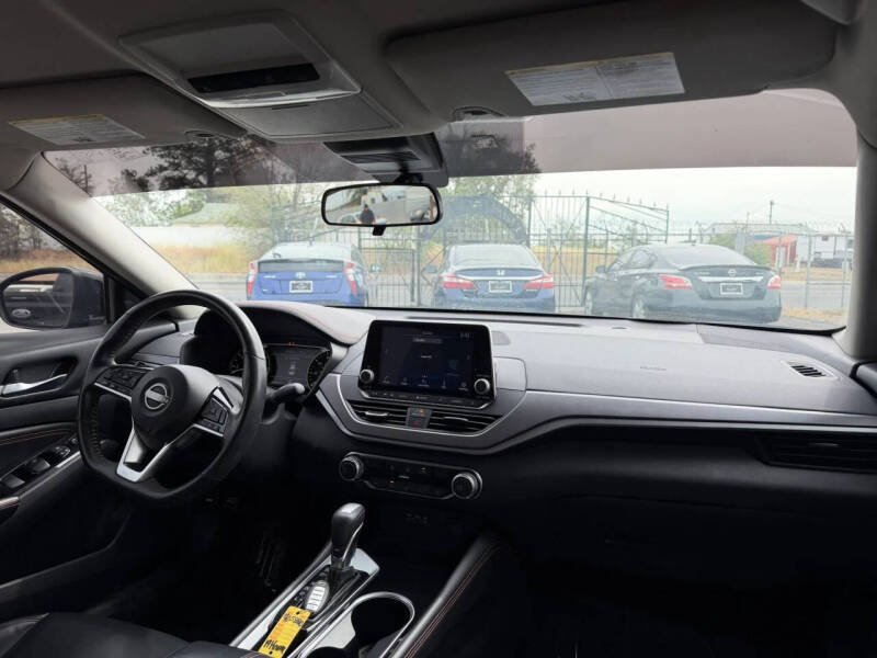 2023 Nissan Altima 2.5 SR
