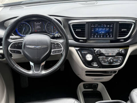 2020 Chrysler Pacifica Touring L