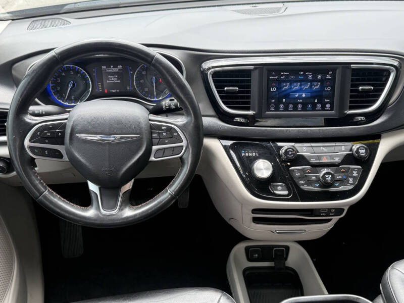 2020 Chrysler Pacifica Touring L
