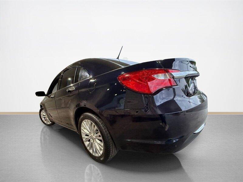 2011 Chrysler 200 Limited