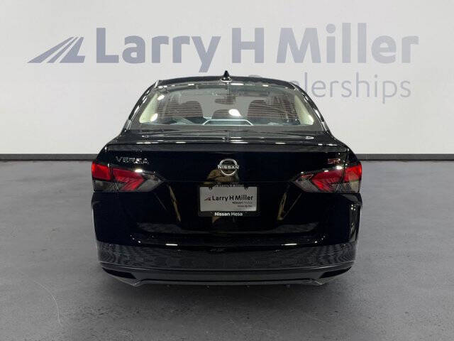 2025 Nissan Versa SR