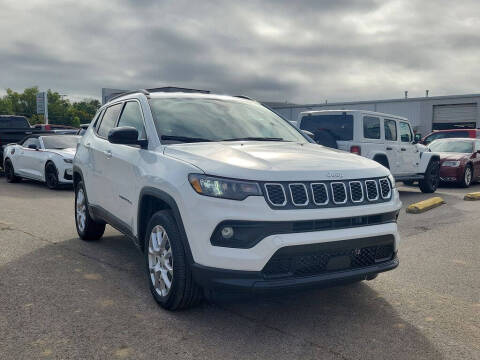 2024 Jeep Compass for sale at Breeden Pre-Owned in Van Buren AR