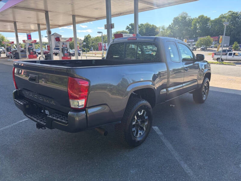 2017 Toyota Tacoma SR