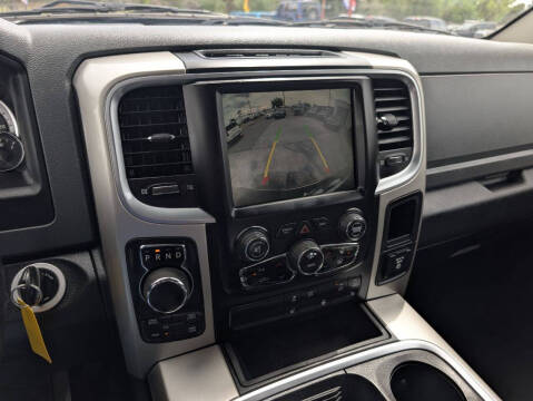 2016 RAM 1500 SLT