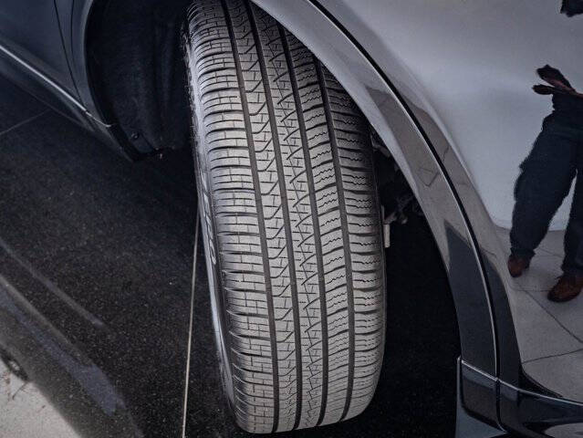 2023 Land Rover Discovery Sport P250 SE R-Dynamic