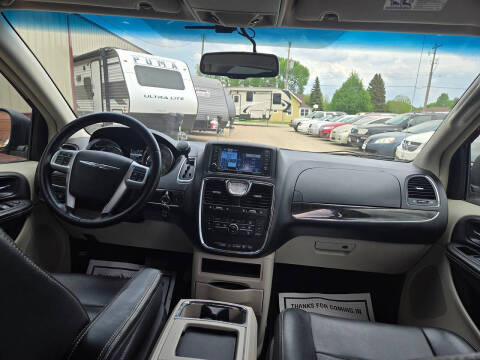 2012 Chrysler Town and Country Touring