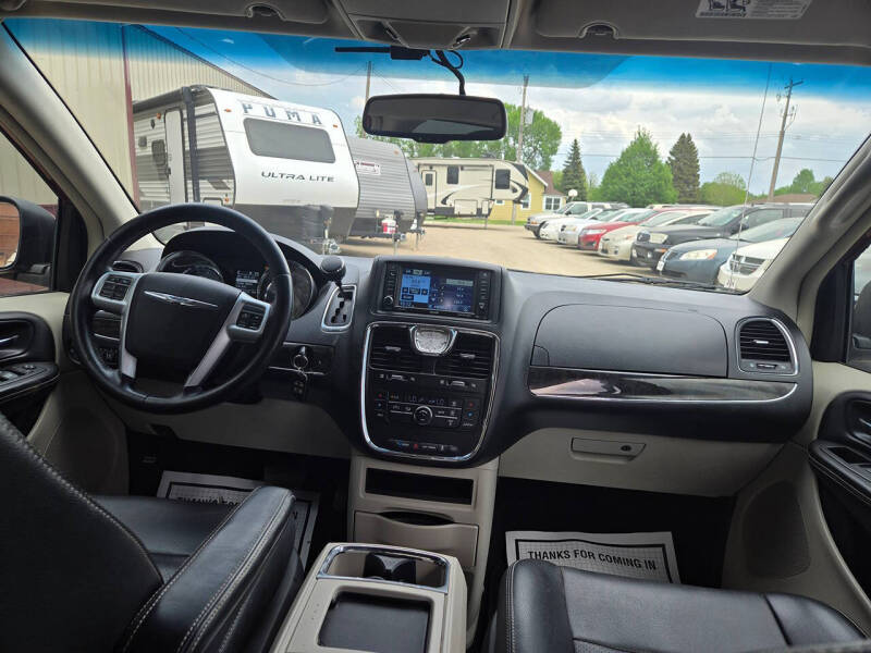 2012 Chrysler Town and Country Touring