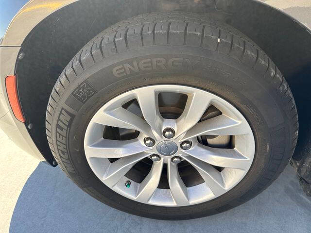 2022 Chrysler 300 Touring