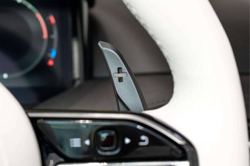 2024 Aston Martin DB12 Volante